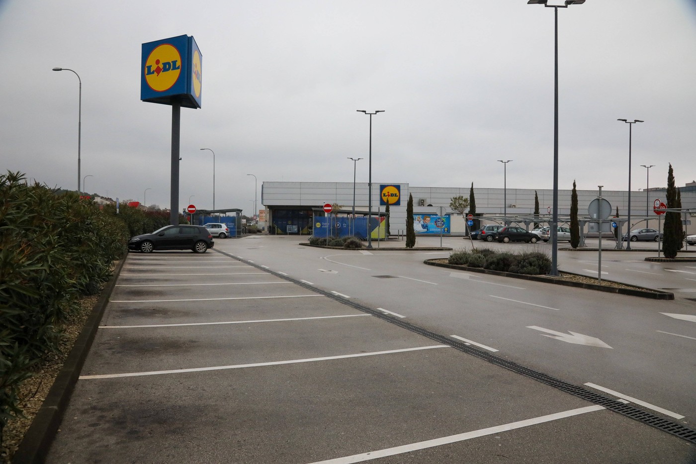 Lidl, Kaufland și alte supermarketuri boicotate de clienți, din cauza prețurilor „nejustificat de mari”, peste tot în Balcani: „Zgomot asurzitor de marketing despre reduceri”