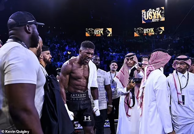 'AJ falls too easily like Nigerian Naira' - Social media mocks Anthony Joshua