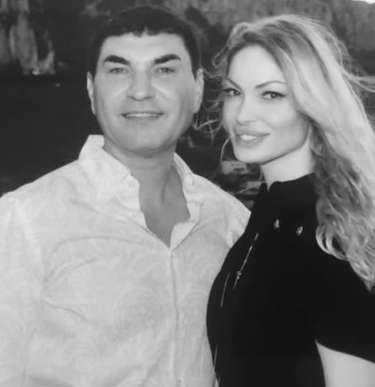 Cristi Borcea a împlinit astăzi 54 de ani. Declarația de dragoste făcută de soția lui, Valentina Pelinel