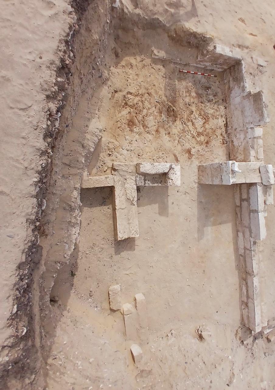 Un mormânt roman vechi de cel puțin 1600 de ani a fost descoperit în Egipt. Una dintre mumii a fost îngropată cu un papirus pe care era scrisă Iliada lui Homer