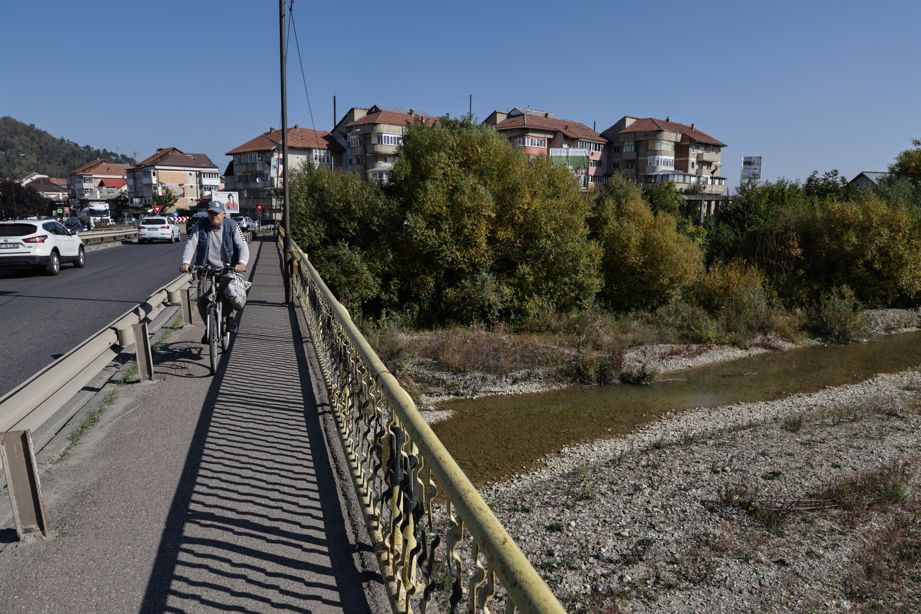 Oraşul în care oamenii se trezesc noaptea ca să facă duş sau ca să spele rufe la maşină