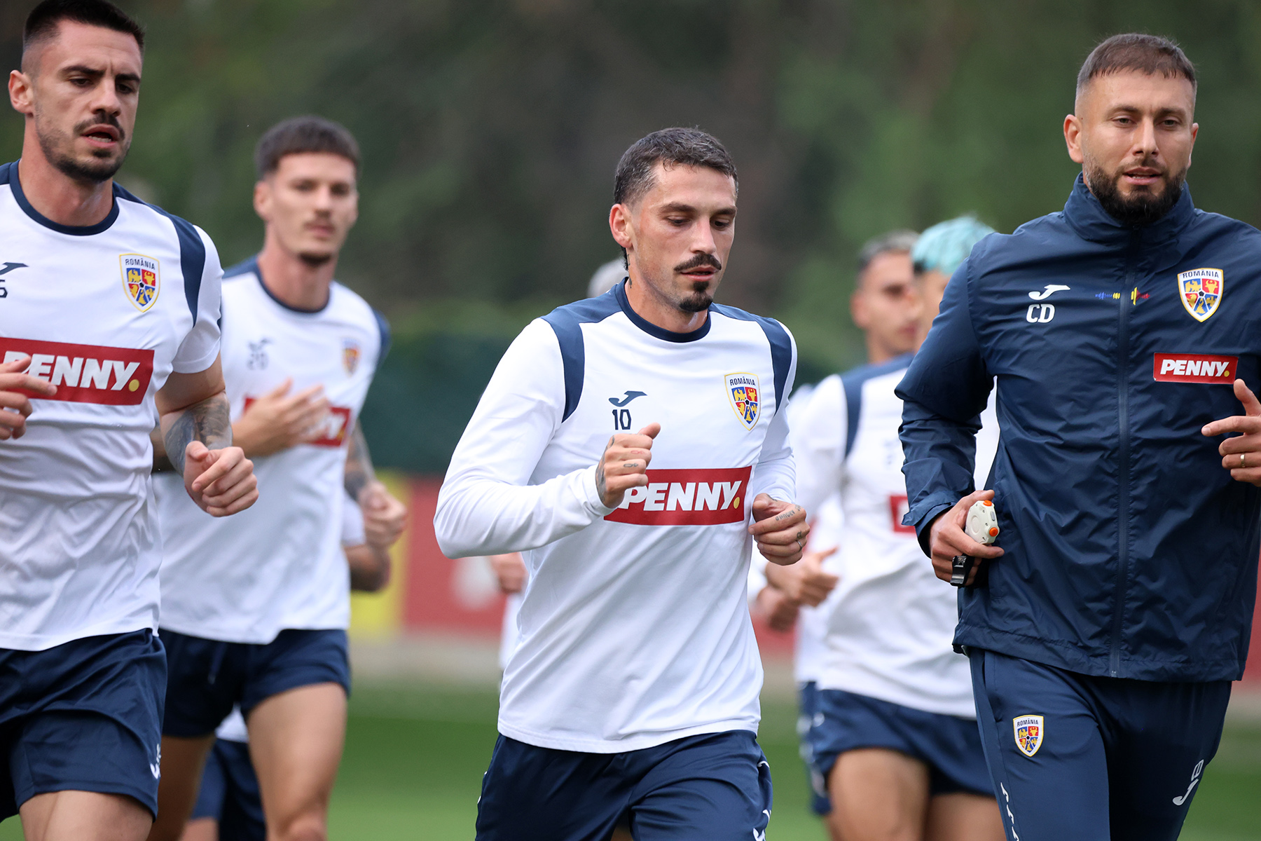 Mircea Lucescu, primul antrenament după revenirea la naţională. Ianis Hagi a apărut cu un look nou