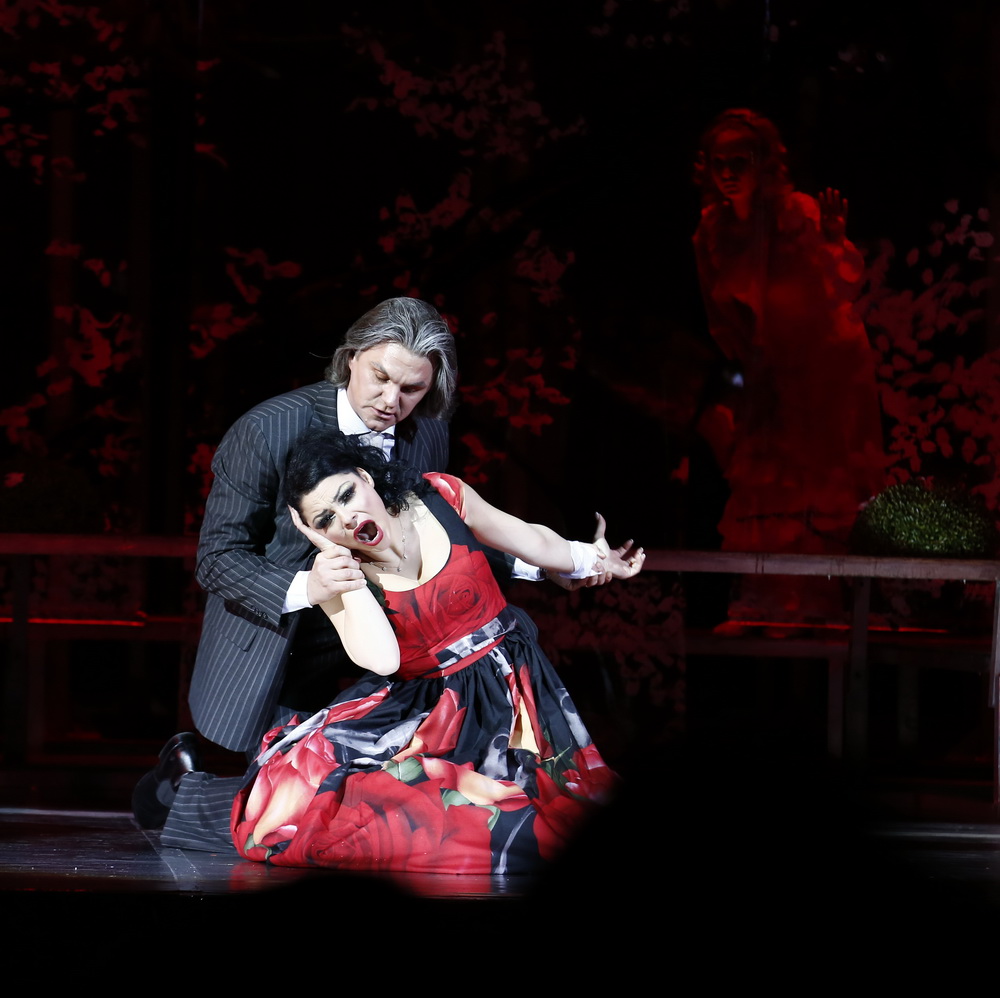 Ana Maria Donose, soprana de la Opera din Iași care a învins cancerul. Bunicul ei l-a învățat pe Patriarhul Daniel să cânte
