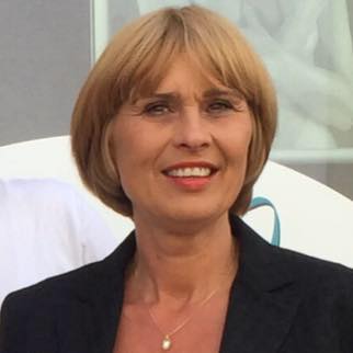 Cum arată acum prima soție a lui Laurențiu Reghecampf. Mariana Pfeiffer se ține bine | FOTO