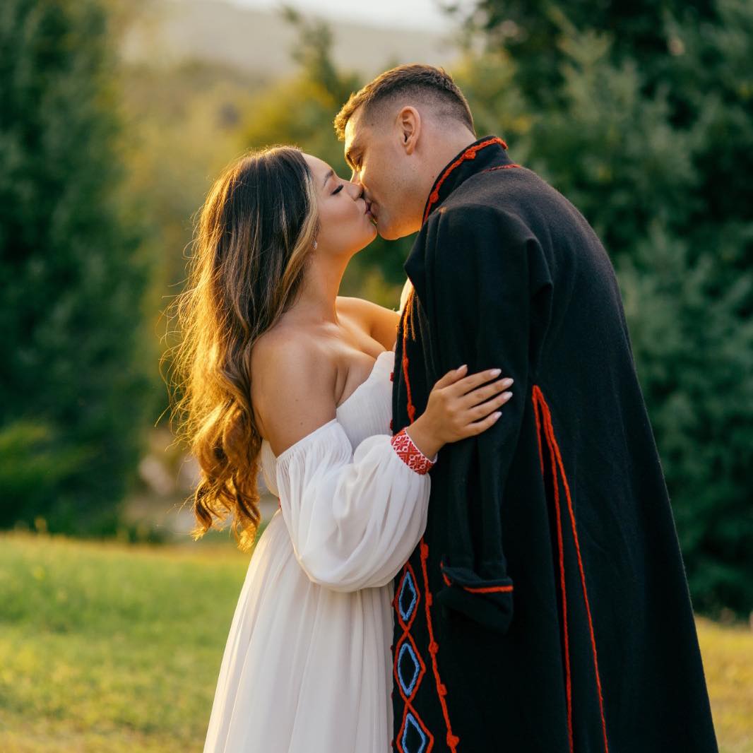 Apariția lui George Simion cu soția Ilinca la trei ani de la nunta lor. Ea a arătat o poză nouă de cuplu: „Iubire, răbdare, fericire”