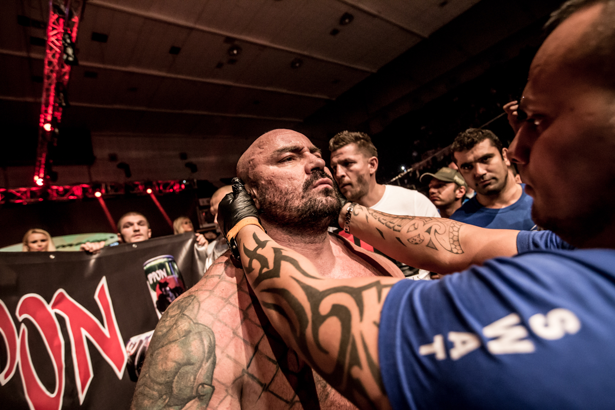 Sandu Lungu îl sperie pe campionul UFC George Saint-Pierre! GALERIE FOTO