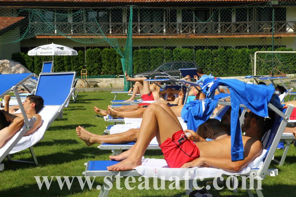 Plajă și bălăceală pentru steliștii lui Rădoi, după antrenamente infernale