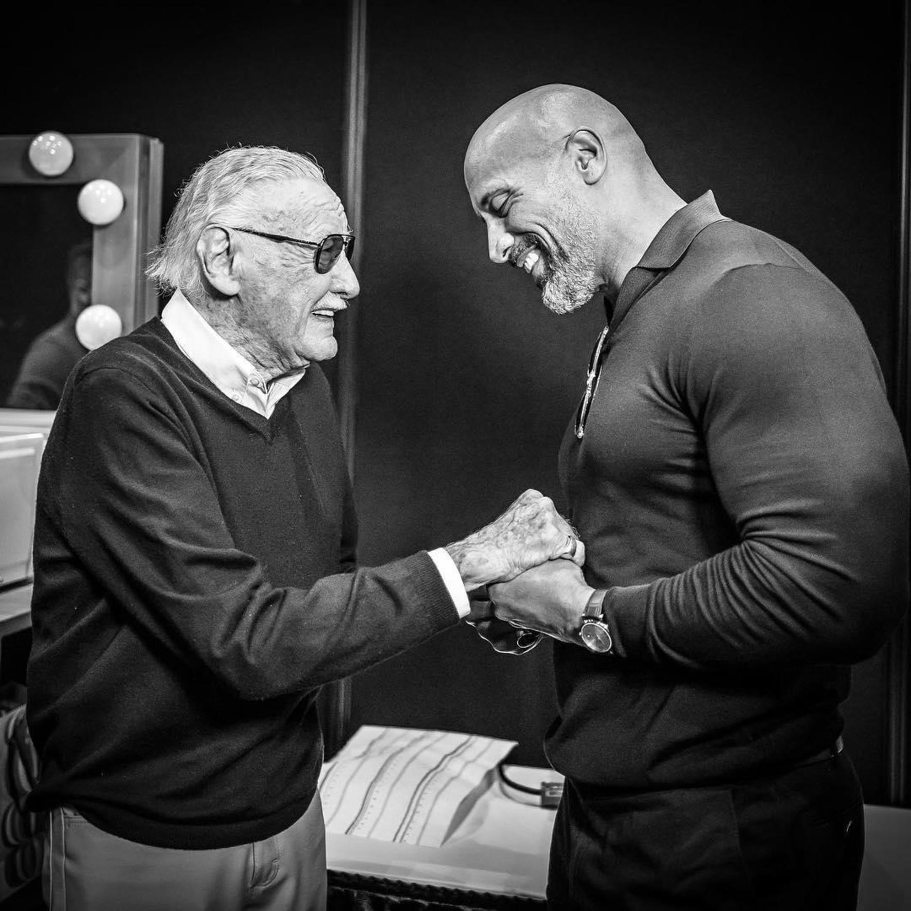 Stan Lee a murit. "Părintele" lui Spider-Man, fiul al unor emigranți din România, era bolnav de mai mult timp
