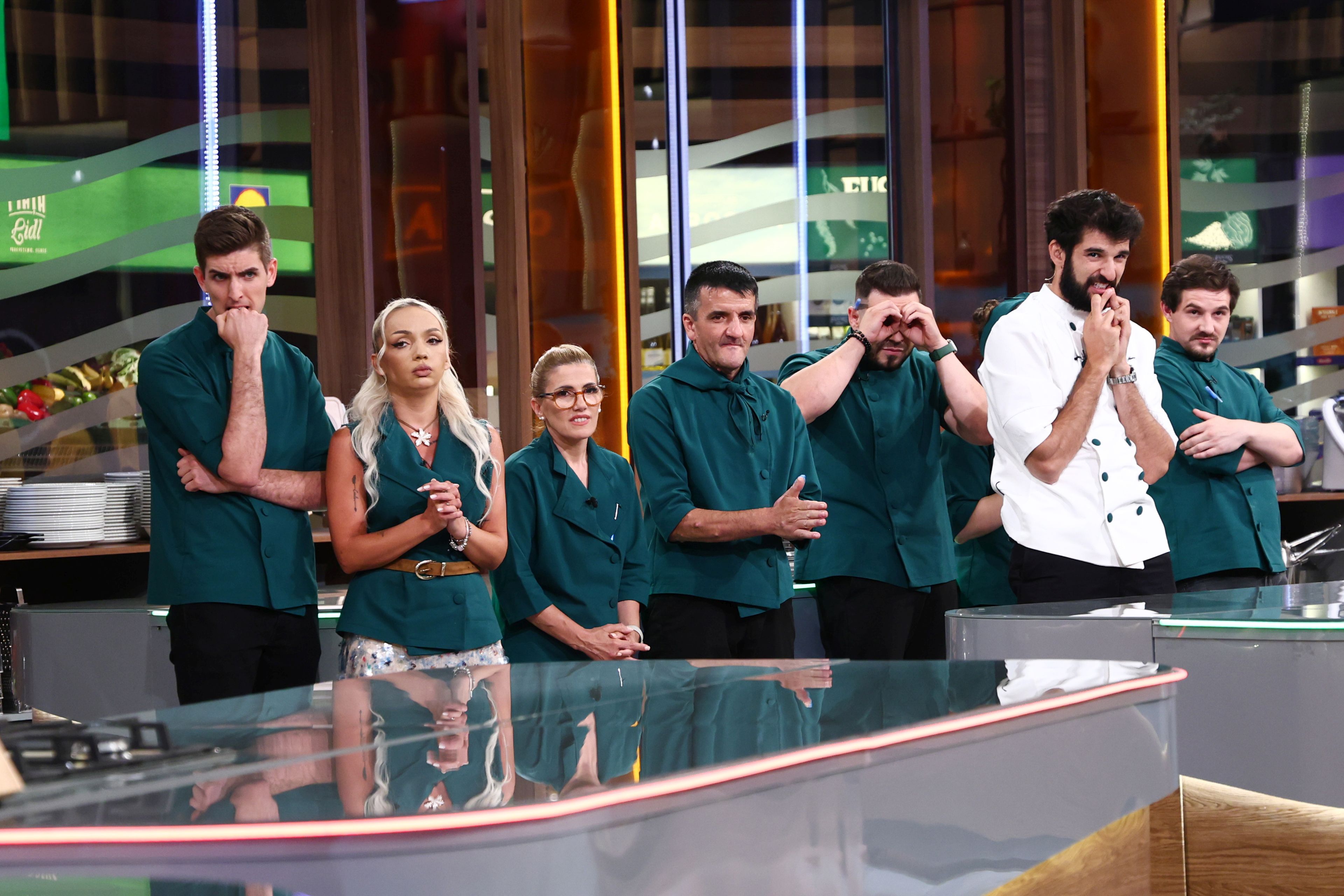 Mirela Chirulescu a fost eliminată de la „Chefi la cuțite” 2025. Schimbări în trei echipe, după duelul amuletelor dintre chef Richard și chef Orlando