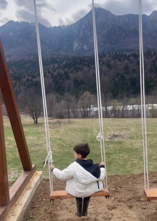 Imagini adorabile cu fiul lui Ștefan Bănică jr și al Laviniei Pîrva. Cât de mult a crescut Alexandru
