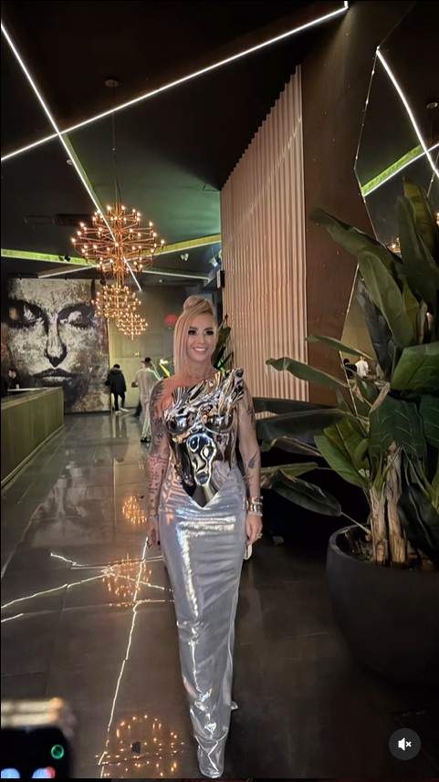 Anamaria Prodan a împlinit 51 de ani și a dat o petrecere la un restaurant de lux din Capitală. Tortul a fost spectaculos, iar ținuta a atras toate privirile