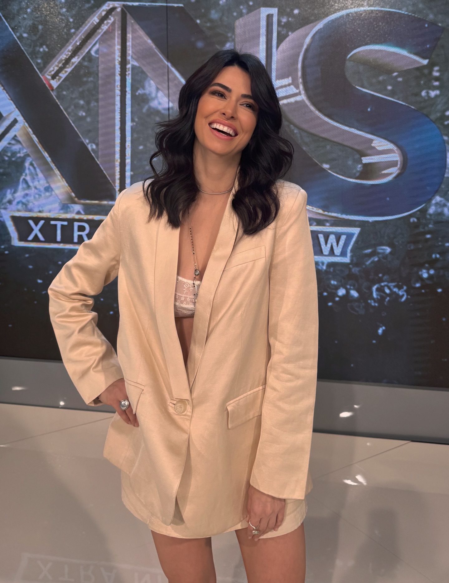Cum s-a îmbrăcat Diana Bart la emisiunea „Xtra Night Show” de la Antena Stars. Fanii au reacționat: „Câți ani ai cucoană, ce impresie faci?”