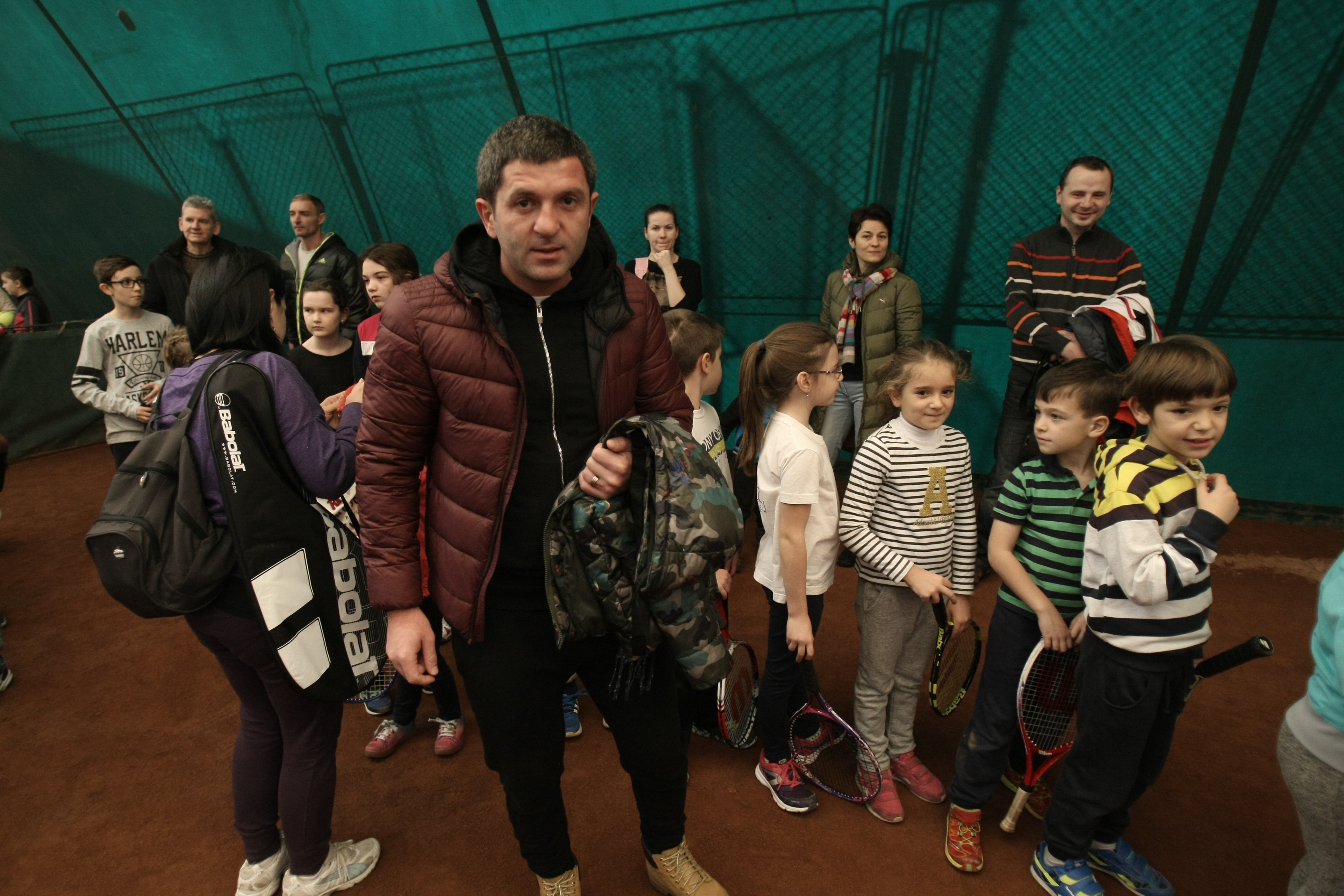 Simona Halep și-a luat energie de la copii! Un fost fotbalist stelist și-a adus fata, ca să ia autograf de la campioană / GALERIE FOTO