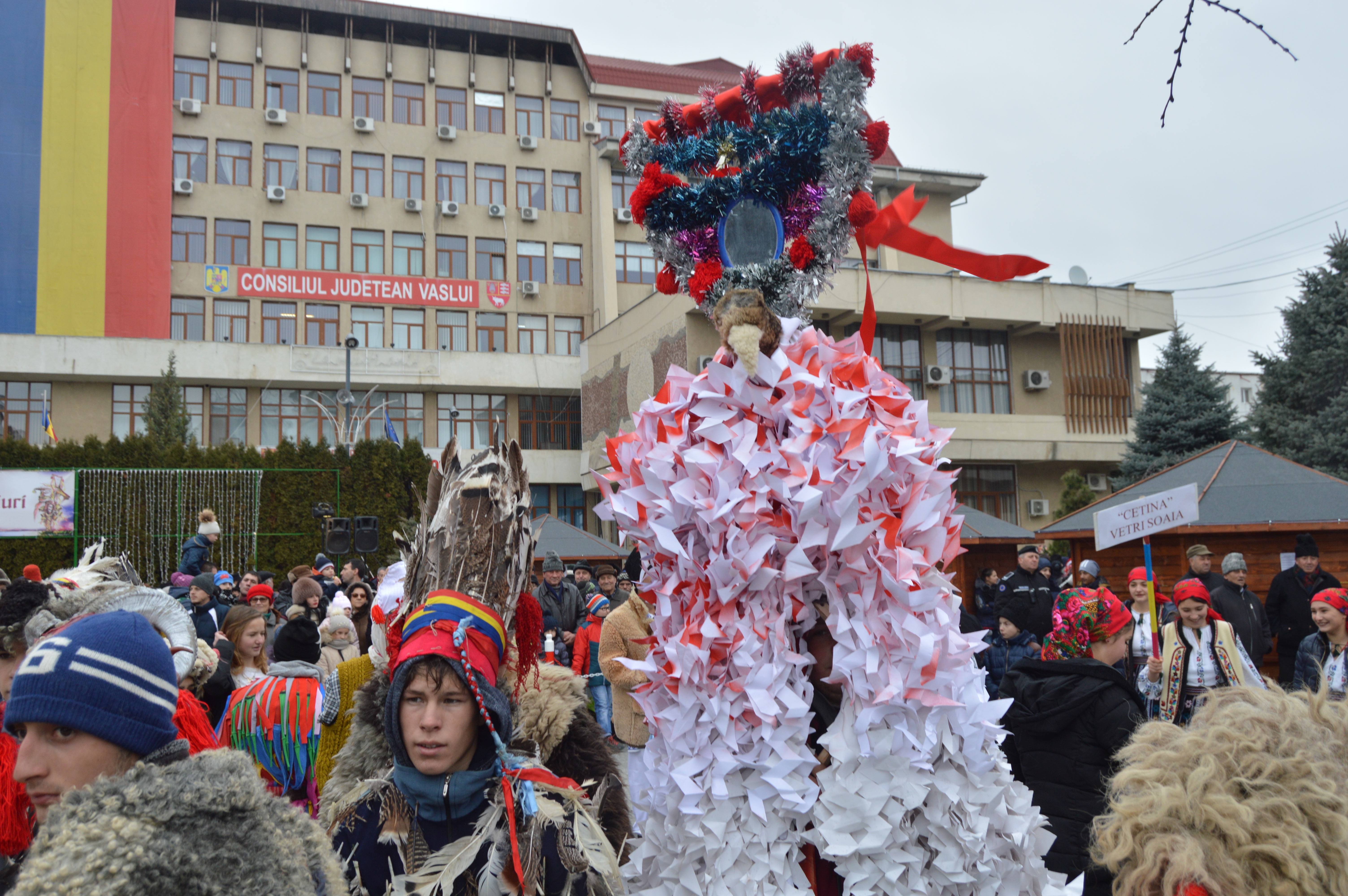 VIDEO/Ritual aproape barbar de Anul Nou în Vaslui! Durează 48 de ore în continuu și poate deveni foarte violent