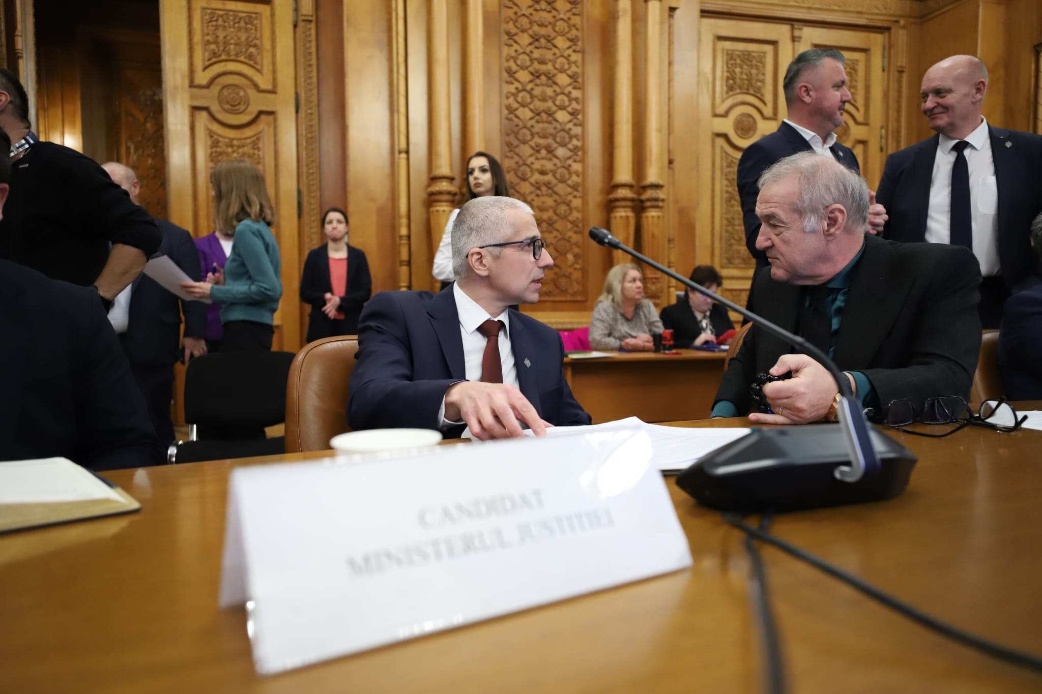Guvernul Ciolacu 2, învestit după audieri- fulger. Puterea a tremurat până în ultimul moment. Ce nu s-a văzut la televizor | Reportaj