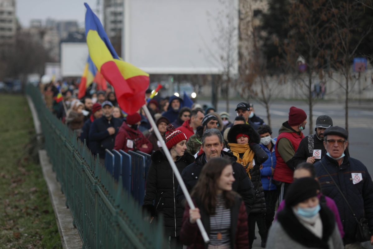 Amenzi de 29.950 de lei după protestul antirestricții din București la care a fost și senatoarea Diana Șoșoacă