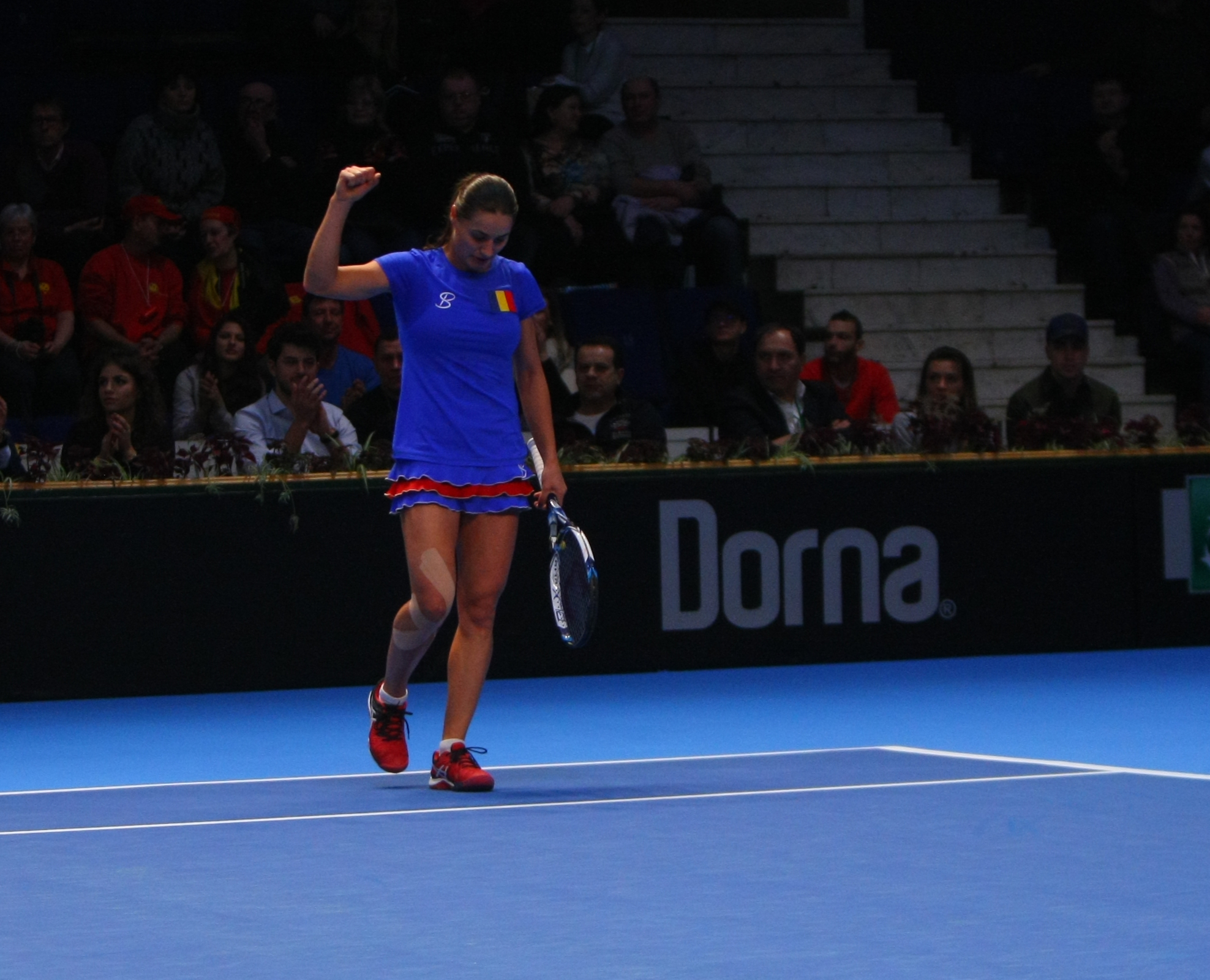 România a fost învinsă de Belgia, în primul tur al Grupei Mondiale II din Fed Cup. Irina Begu a jucat la simplu, dar a pierdut în setul decisiv. Reacții  | FOTO & VIDEO