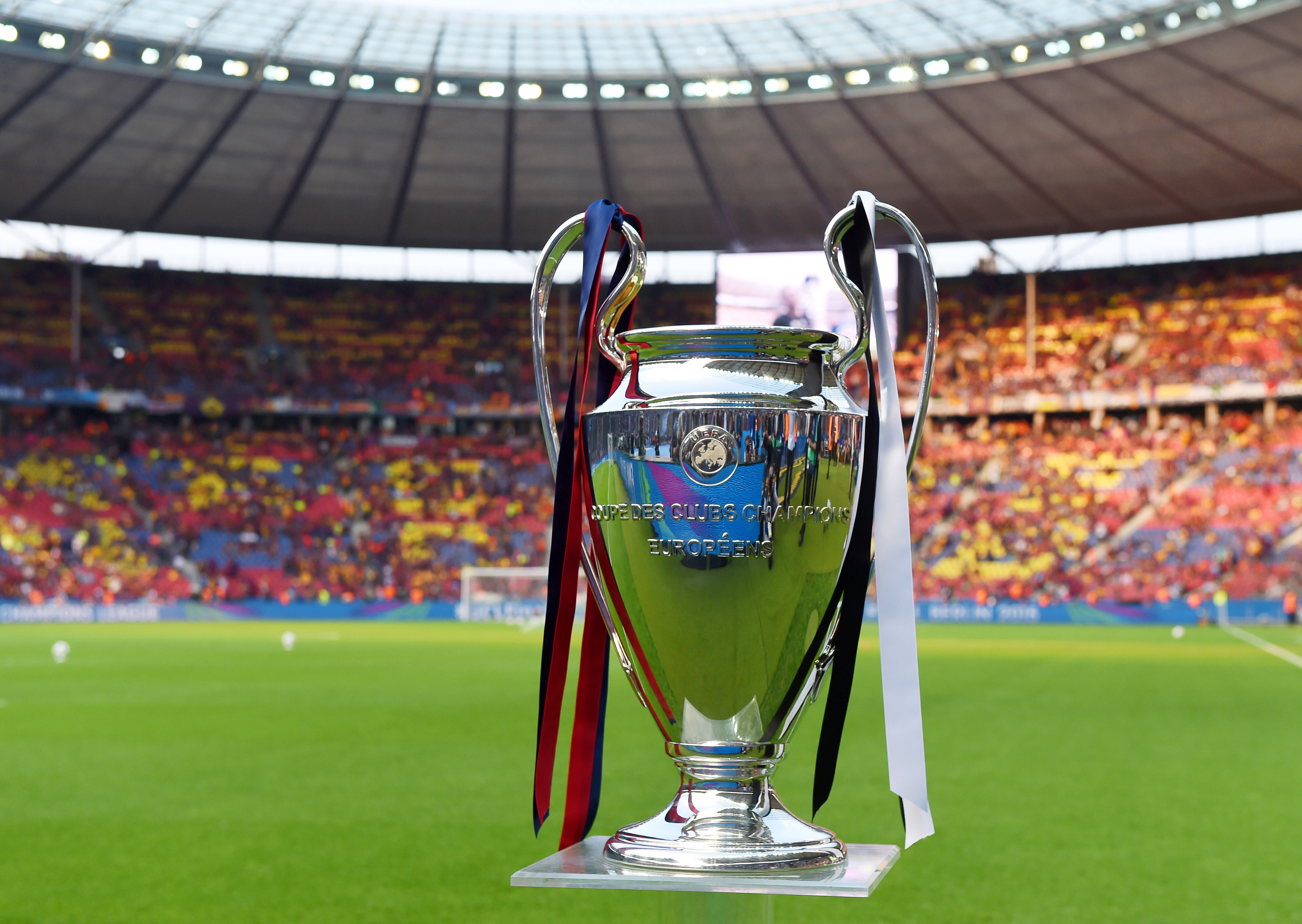 LIGA CAMPIONILOR. JUVENTUS TORINO - FC BARCELONA 1-3. ^Finală de vis! "Extratereştrii" au cucerit pentru a cincea oară cel mai râvnit trofeu european la nivel de cluburi şi au realizat a doua triplă din istoria clubului: campionat, Cupa Spaniei, UCL / LIVE BLOG