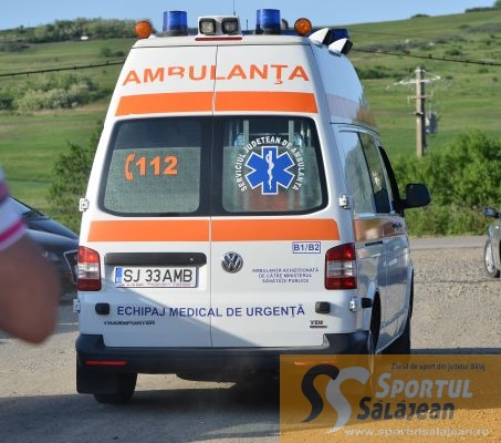 Clipe de coșmar la un meci de juniori din România. Un puști a fost transportat de urgență la spital