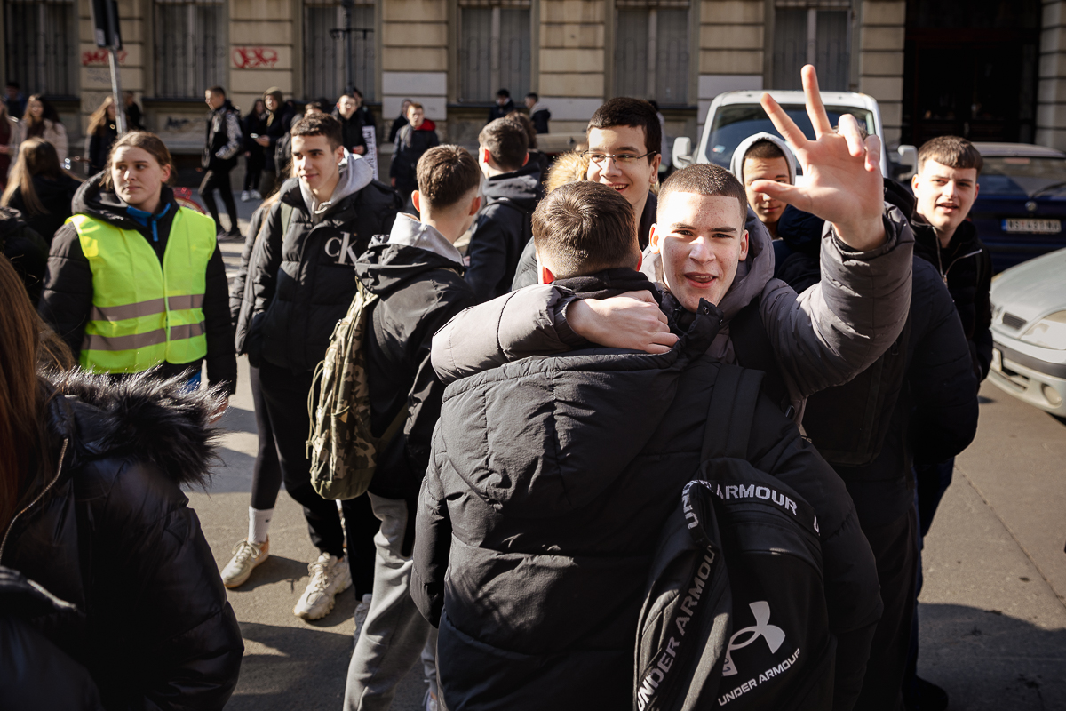 Culisele protestelor studențești care zguduie Serbia: „Sexul e mișto, dar ai încercat să i-o tragi sistemului?”