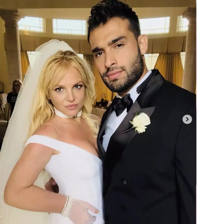 Britney Spears și Sam Asghari divorțează după 14 luni de căsnicie. Artista și-a angajat deja avocați