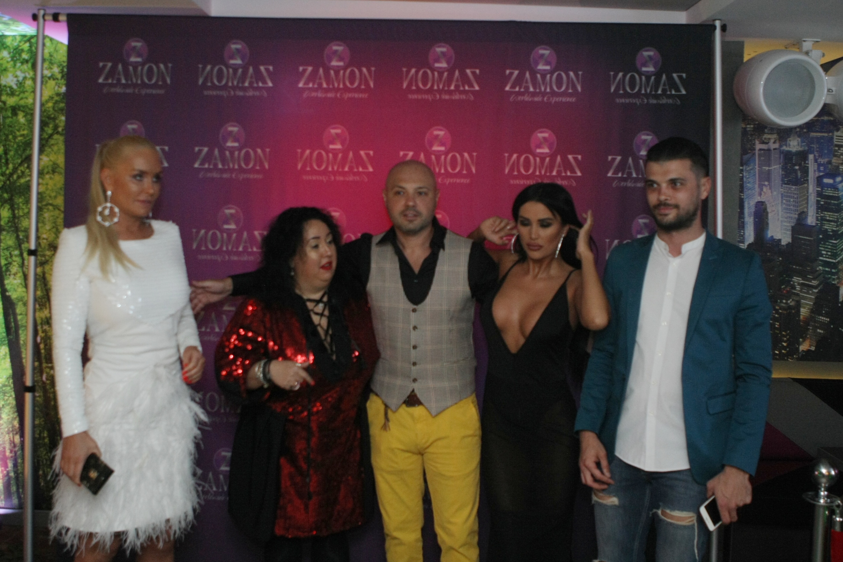 GALERIE FOTO. Oana Roman n-a vrut cadouri de ziua ei. Le-a cerut invitaților să doneze banii pentru un caz umanitar
