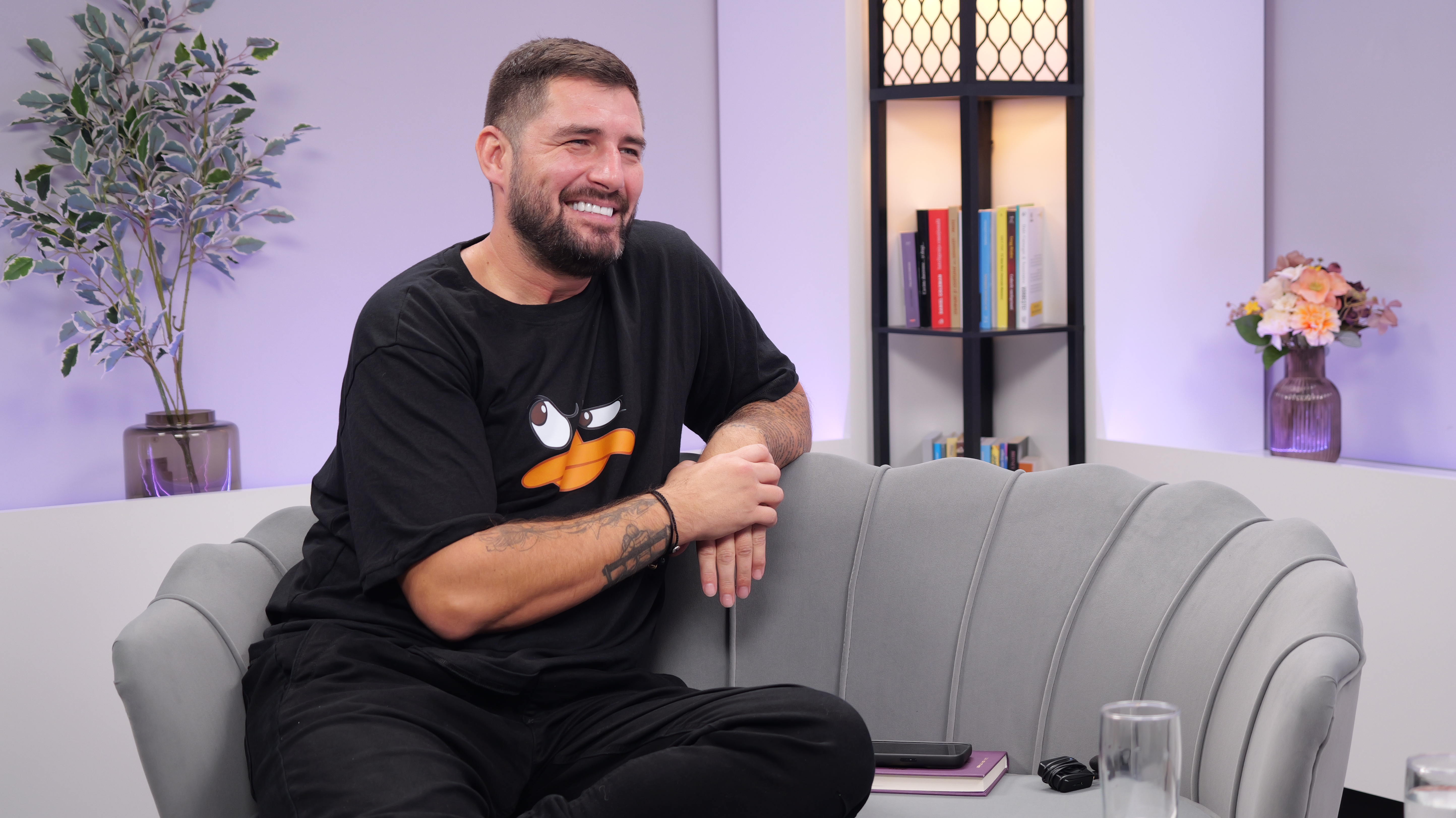 Cătălin Cazacu, de la sport de performanță, televiziune și relații eșuate. Totul la „Dincolo de copertă”: „E rana prea proaspătă”