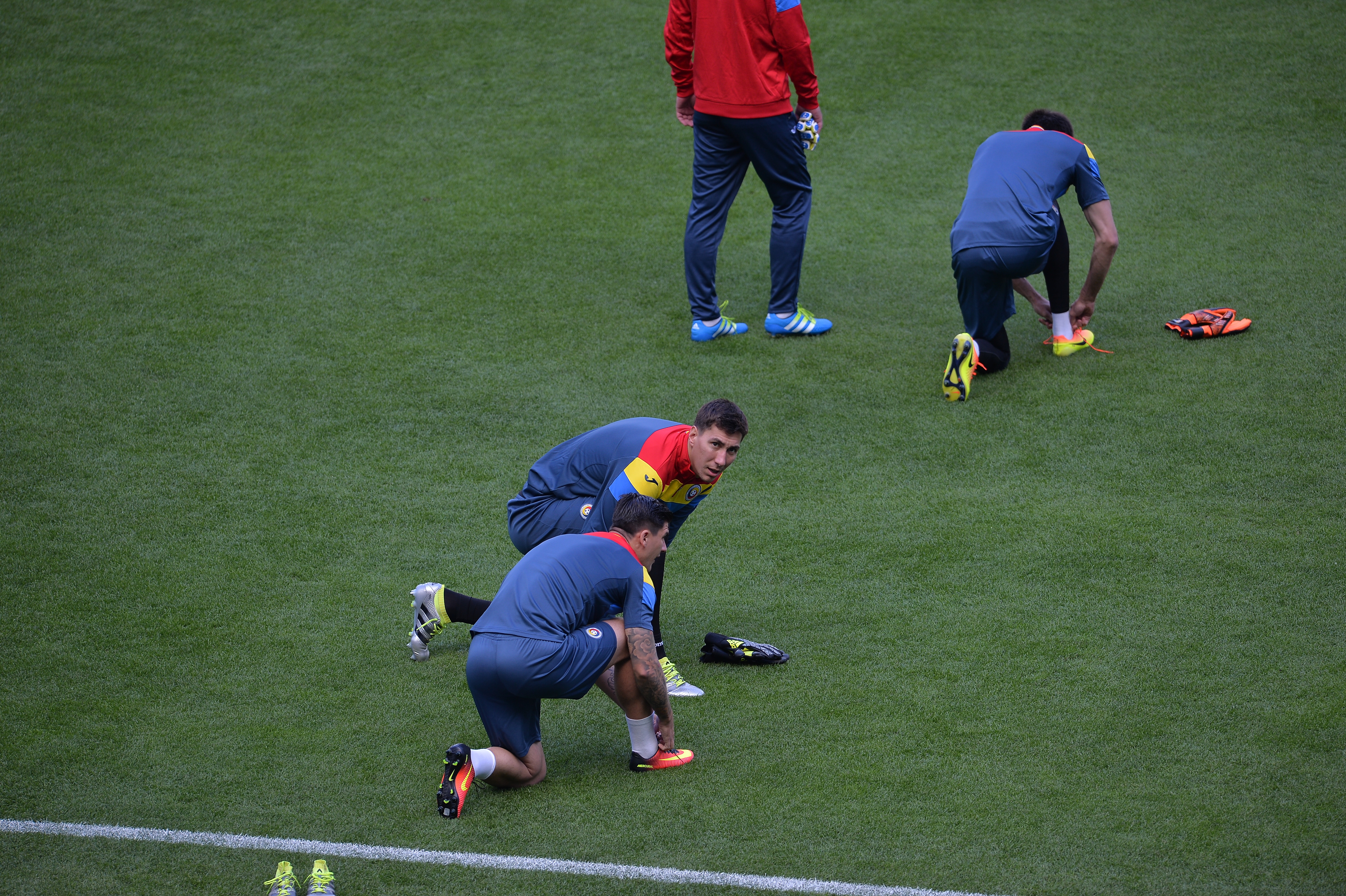 Euro 2016. Tricolorii au efectuat antrenamentul oficial pe Stade de France, ultimul înaintea meciului cu ”Les Bleus” (vineri, ora 22:00). Zâmbete și uimire / GALERIE FOTO și VIDEO