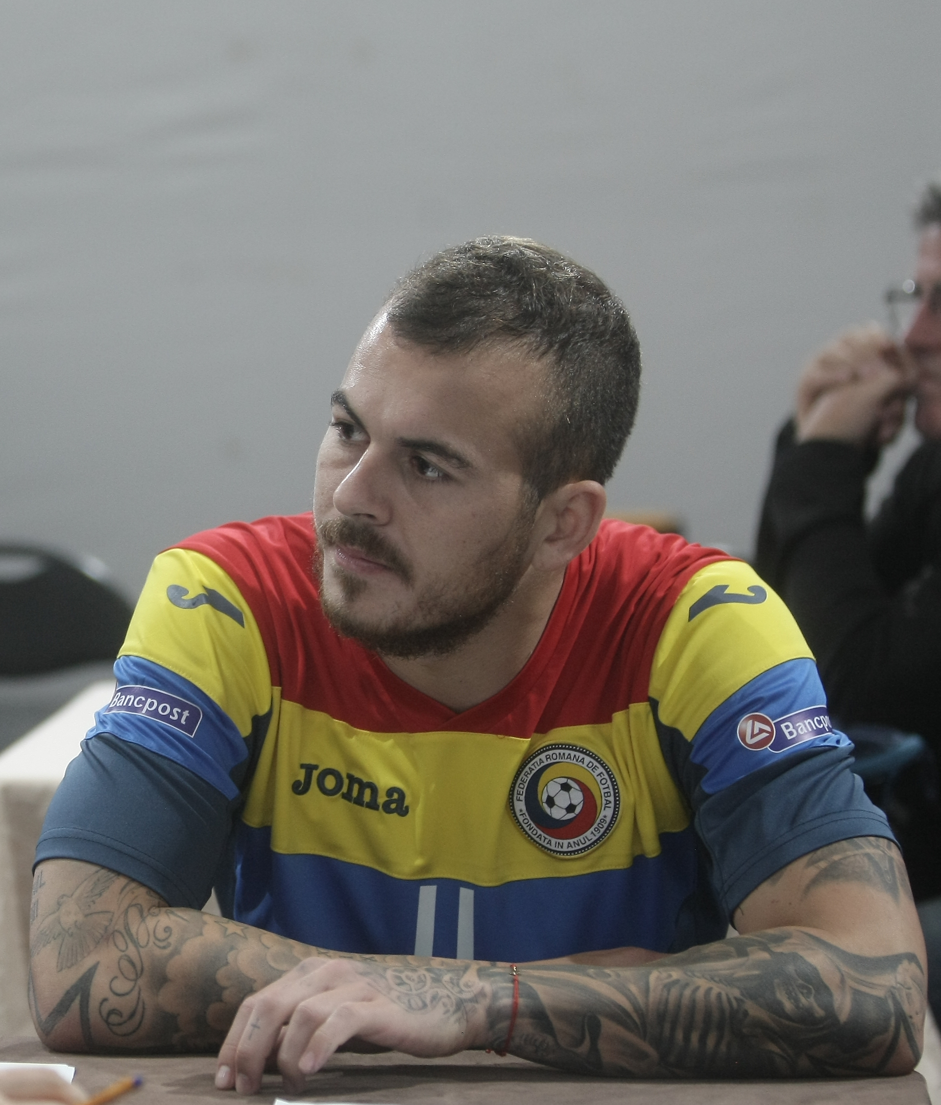 Armenia - România (sâmbătă, ora 19.00, TVR 1). Alibec, deranjat de criticile lui Bölöni: ”A exagerat!”. Atacantul dă sfoară-n țară: ”N-am iubită” / INTERVIU & GALERIE FOTO