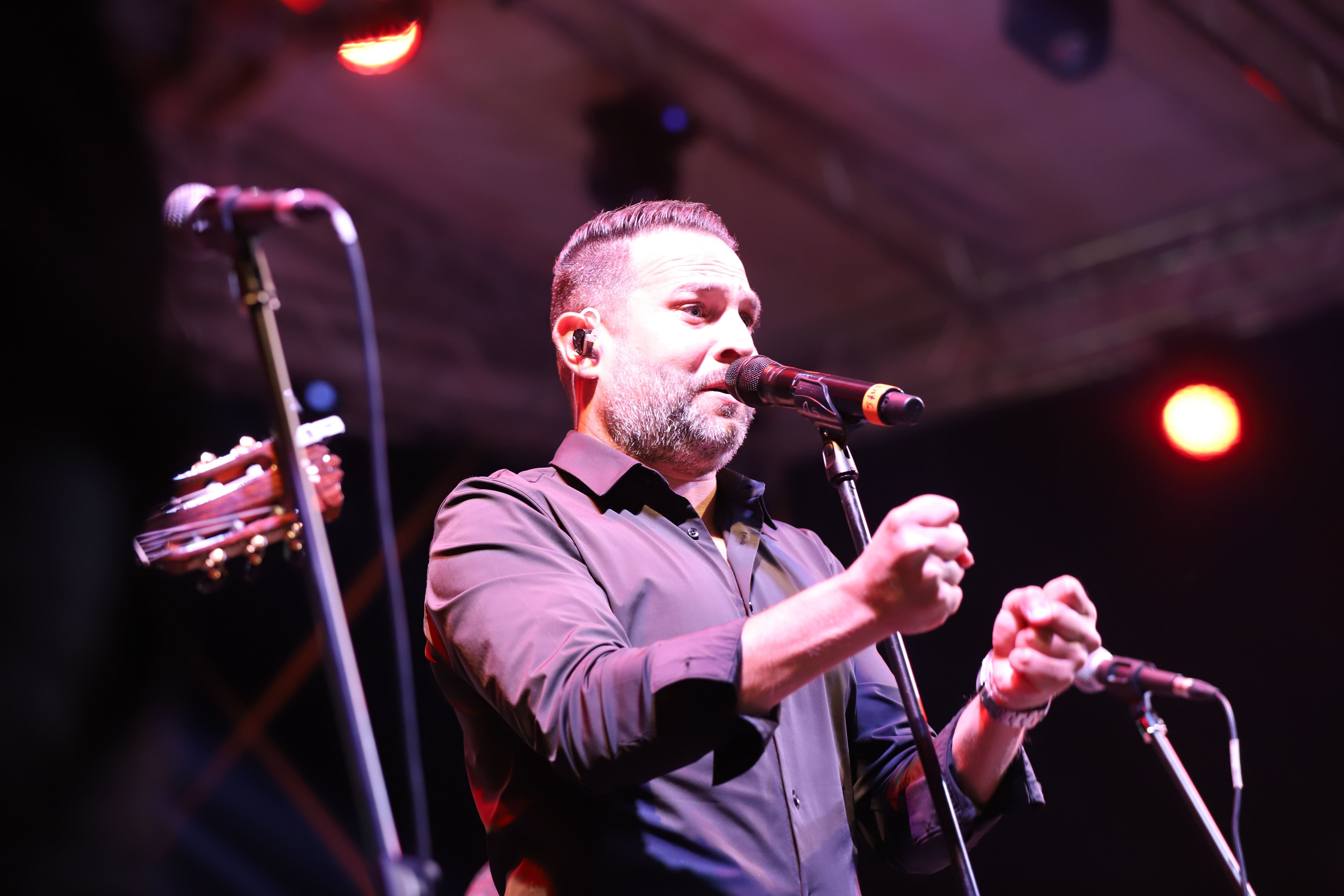 Seară latino la Festivalul Borșului Lipovenesc din Jurilovca. Concertul Gipsy Kings s-a prelungit cu un spectaculos foc de artificii: „România, I love you!” | FOTO REPORTAJ