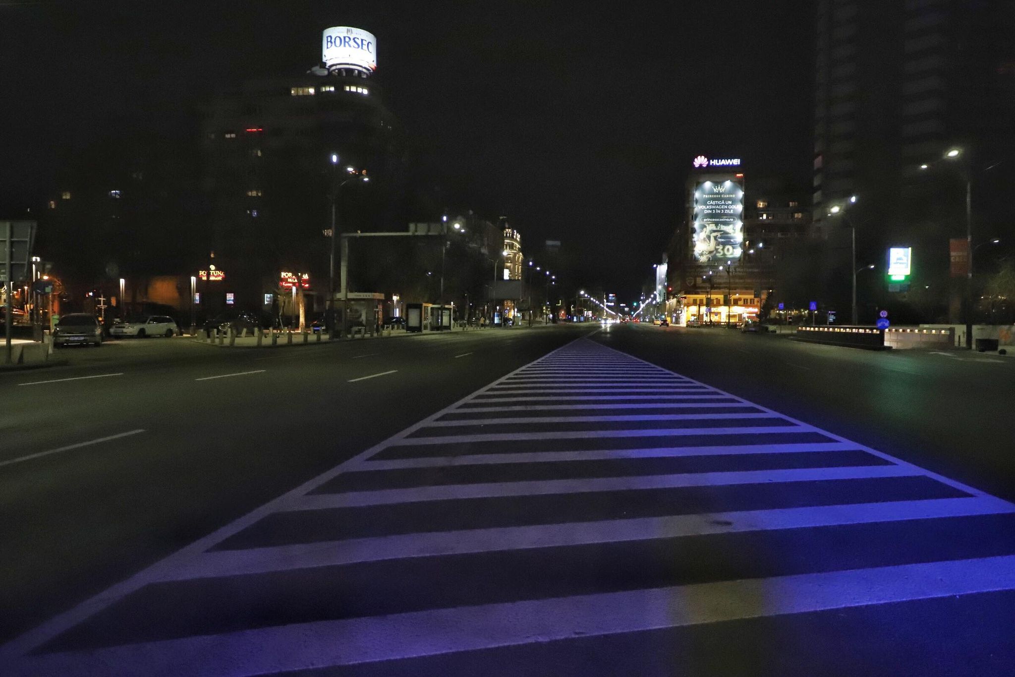 Zeci de filtre în București, în prima zi cu noile restricții. Circulația, restrânsă de la ora 20.00, în weekend