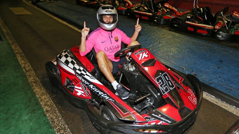 FOTO&VIDEO / "Extratereştrii" s-au distrat la karting