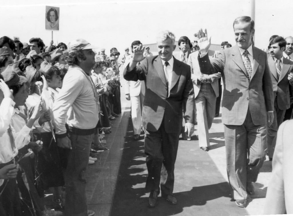 Legătura dictatorilor sirieni cu România. Ceaușescu i-a construit lui Hafez al-Assad o rafinărie, fabrici și stații electrice