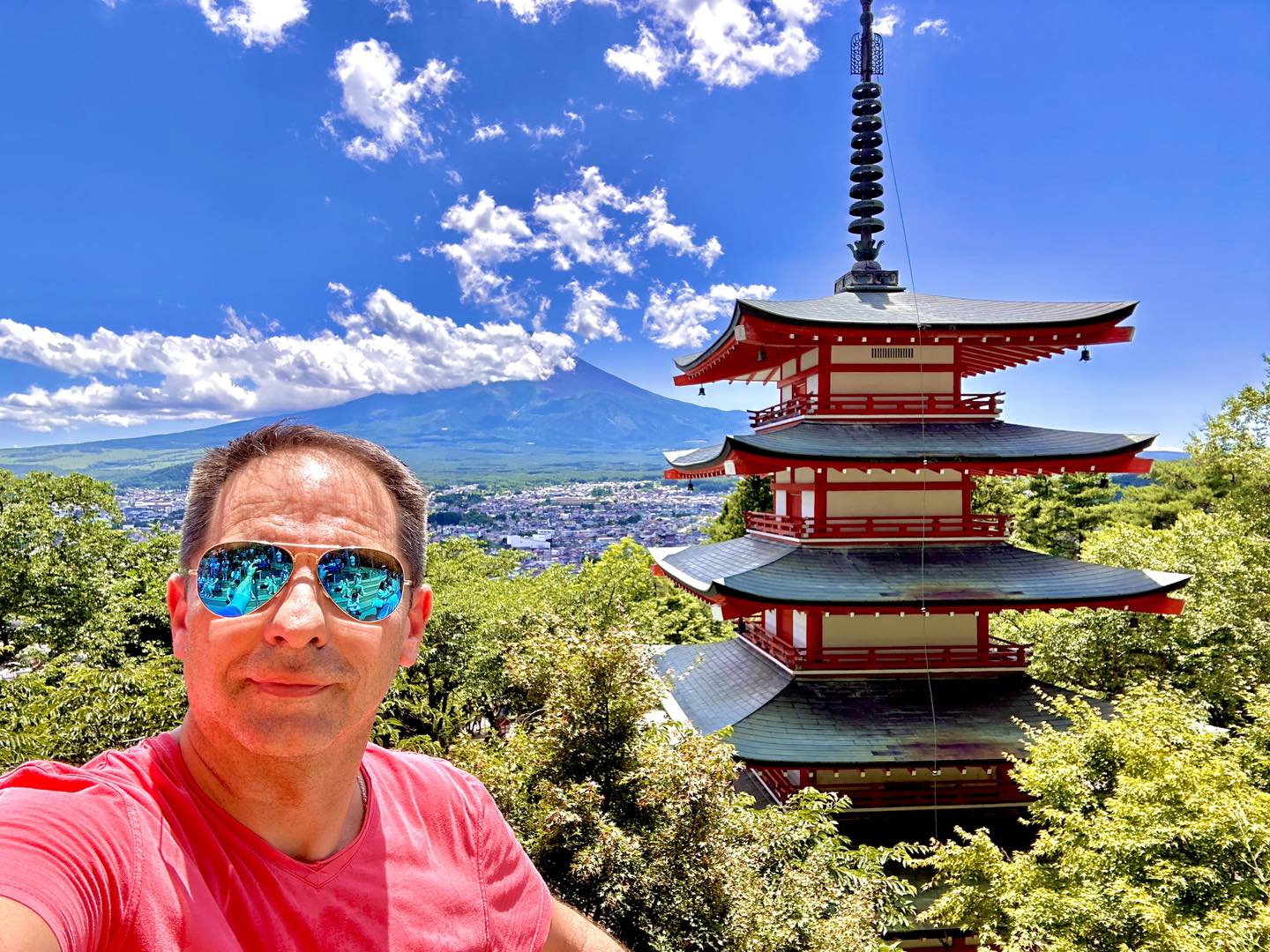 Reacția lui Mircea Badea după ce Dan Negru și-a declarat nemulțumirea față de turismul românesc. „Ăsta e în Japonia”