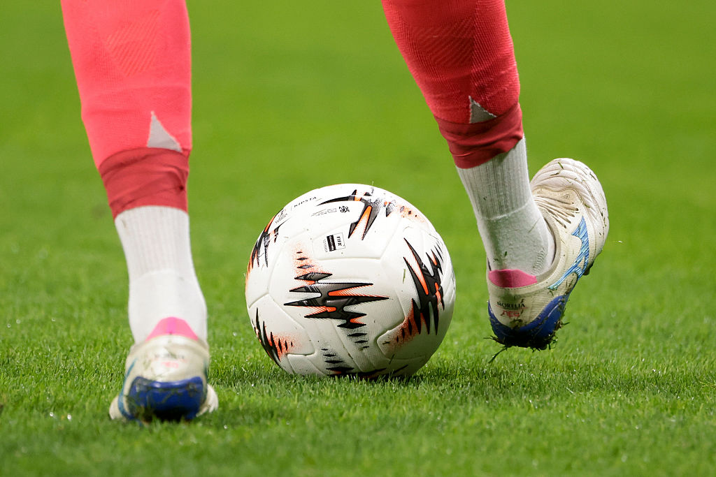 Drogot árult és lelőtt egy embert – Óriási bajba sodorta a klubját a sztárjátékos