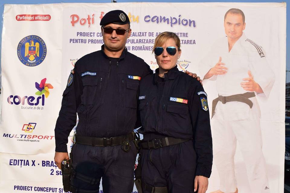 REPORTAJ: A lăsat catedra de învățătoare ca să fie "în linia întâi“. Alina e singura femeie jandarm operativ din Brașov/GALERIE FOTO