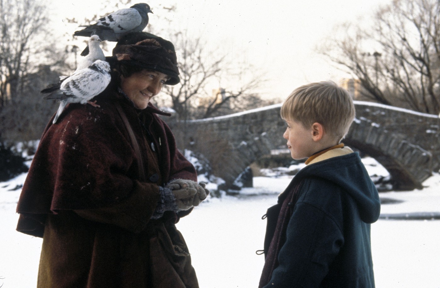 Cum arată în prezent doamna cu porumbeii din „Singur acasă”. Actrița Brenda Fricker împlinește 80 de ani în curând