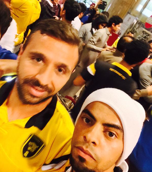 SELFIE CU PIȚI. Pițurcă are la arabi ce n-a avut niciodată acasă / FOTO&VIDEO