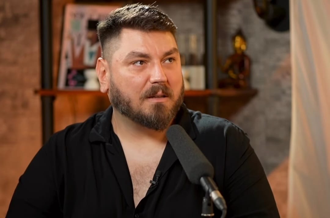 Reacția lui Nicușor Dan când a auzit ce înseamnă „harneală”, după ce Micutzu a difuzat mesajul audio primit de la George Simion