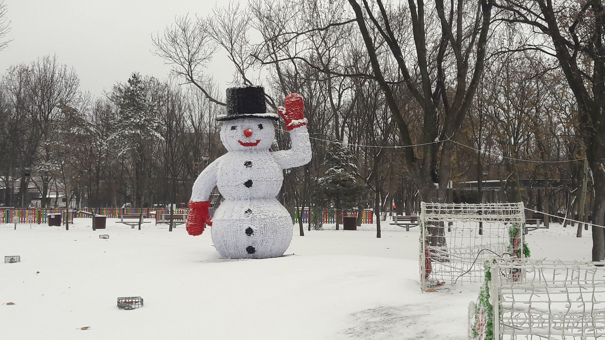 FOTO/ Ninsoare în București! Cum va fi vremea în weekend în Capitală