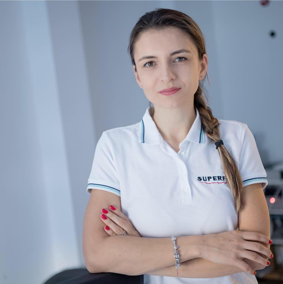 La dreapta - femei, la stânga - femei. Chipurile frumoase de la Raliul Transilvaniei 2019. Victorie pentru Simone Tempestini. Mihaela Dobranici, pe locul 9