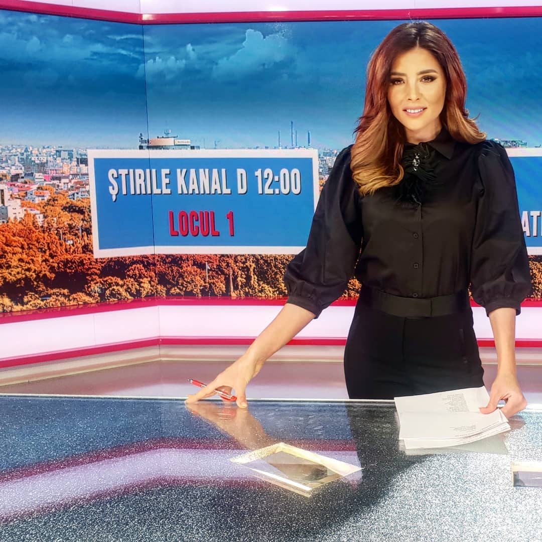 Ilinca Obădescu, accident vestimentar în direct la Kanal D. Cum a trecut peste momentul stânjenitor