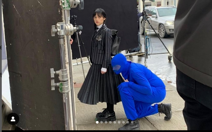 Românul Victor Dorobanțu, interviu în Vanity Fair despre rolul din serialul Wednesday. Cum a devenit „mâna” din producția care a stabilit un nou record Netflix – VIDEO