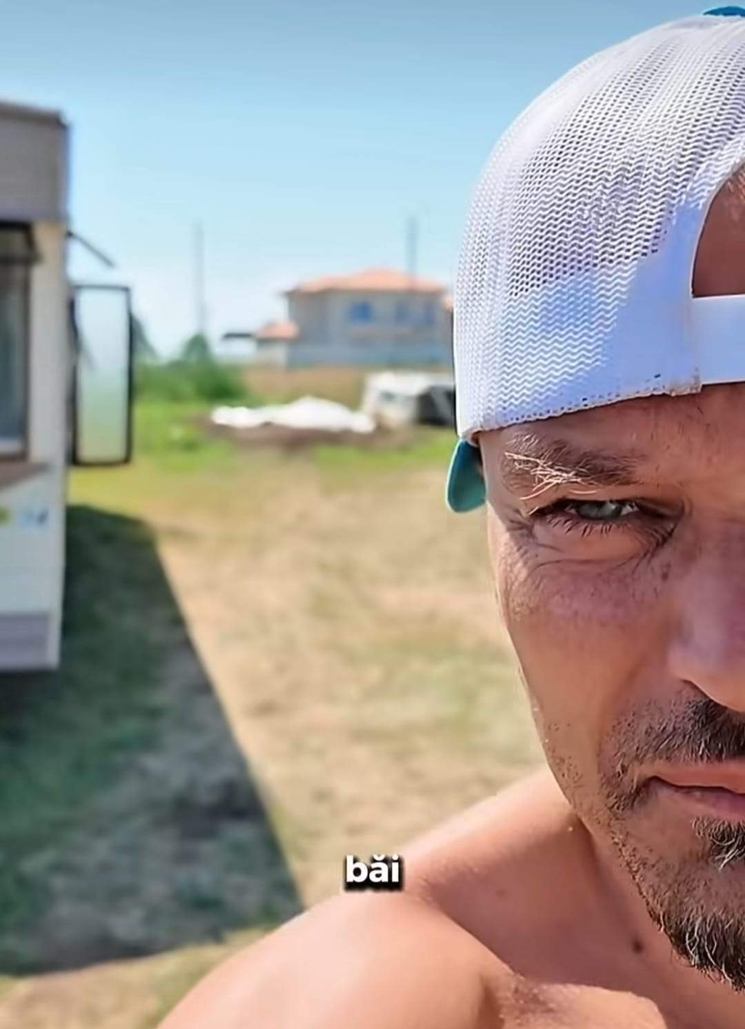 Imagini cu noua căsuță de la mare a lui Puya. Artistul deține mai multe proprietăți în țară