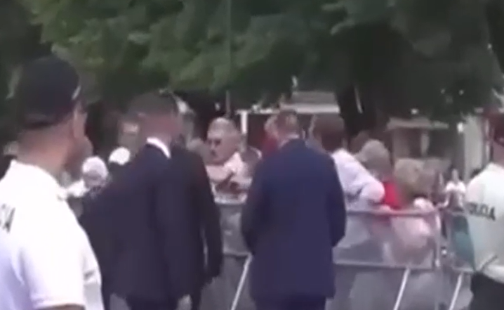 Öt lövés dördült: felkavaró videón, ahogy lelövik Robert Ficot