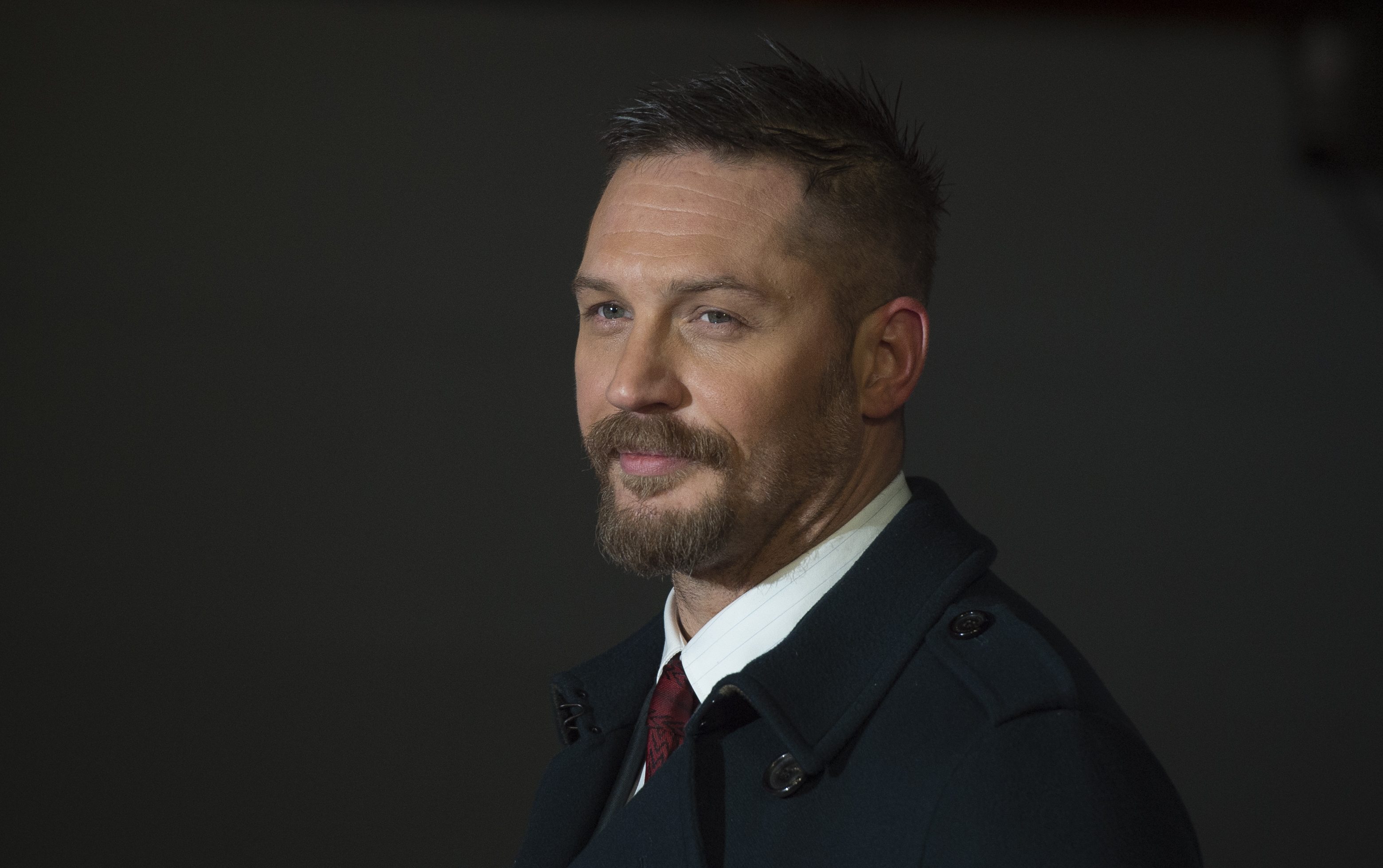 Tom Hardy a fost concediat din distribuția serialului „MobLand” și nu va mai apărea în sezonul 3. Decizia neașteptată luată de producători