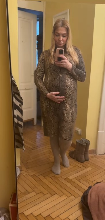 Imagini din apartamentul în care Cristina Cioran locuiește cu cei doi copii. Casa vedetei e plină cu jucării