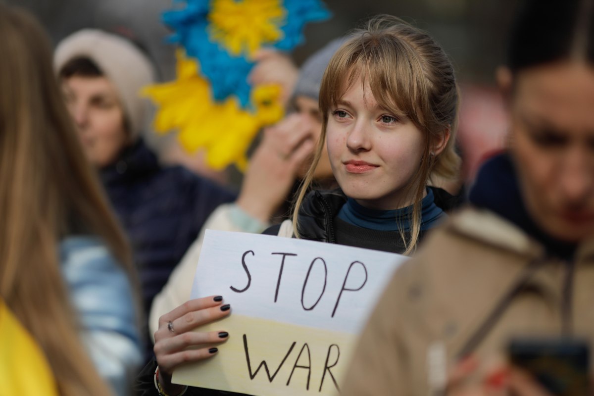 Miting de protest al refugiaților din Ucraina față de războiul declanșat de Rusia, în fața Ambasadei Kievului la București