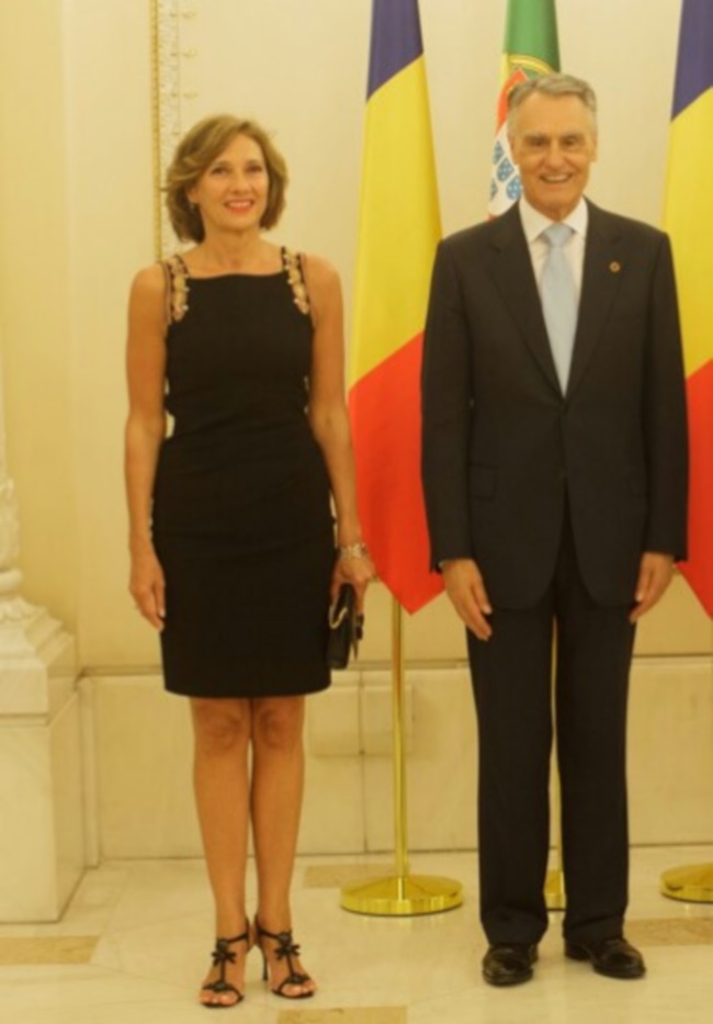 Câți centimetri are în talie Carmen Iohannis. Prima Doamnă a României are dimensiuni de model | FOTO