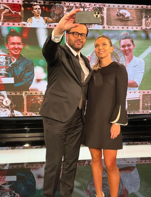 Simona Halep a purtat o rochie Valentino de peste 2.000 de euro, la prima apariție într-o emisiune la TV după verdictul de la TAS